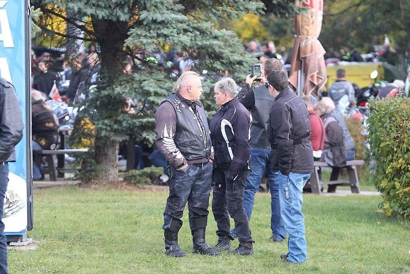 Motobobři, zakopání pincka 28. října 2023.