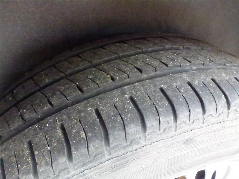 Volkswagen Transporter 2,0 TDI Long L2 Klima 6 míst - fotka 42 z 44