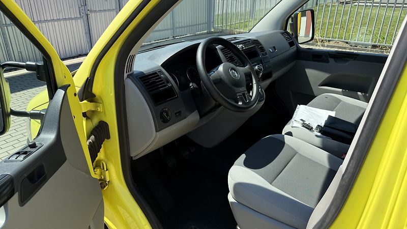 Volkswagen Transporter (2015) 2.0TDi*84kW*KLIMA*6MÍST*DOKA* - fotka 9 z 25