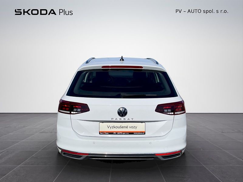 Volkswagen Passat (2021) 1.5 TSI 110 kW DSG Elegance Pl - fotka 27 z 31