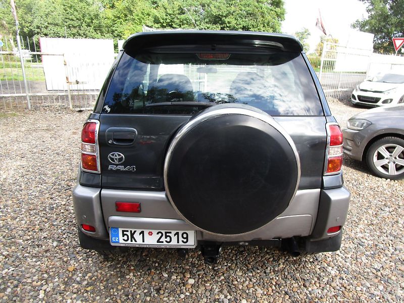 Toyota RAV4 2,0-110KW-4x4-AUTOMAT - fotka 4 z 16