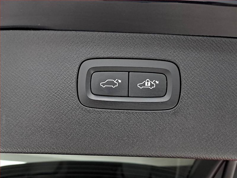 Volvo XC90 (2019) D5 AWD - fotka 22 z 22