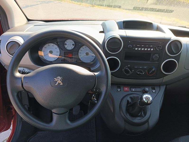 Peugeot Partner (2018) Tepee 1.6 HDi 100k MAN5 - fotka 12 z 25