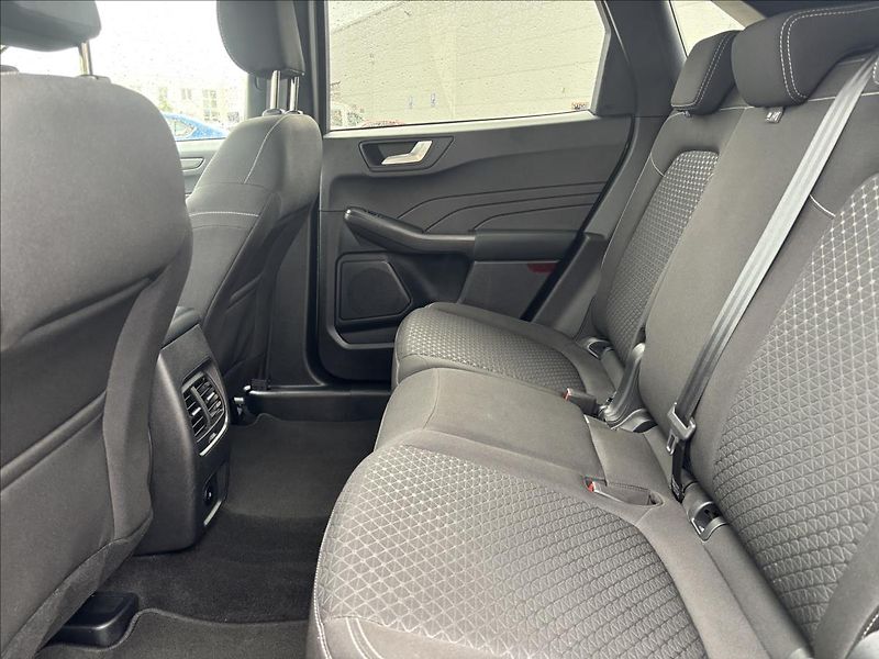 Ford Kuga 2,5 HEV 132kW Titanium - fotka 15 z 36