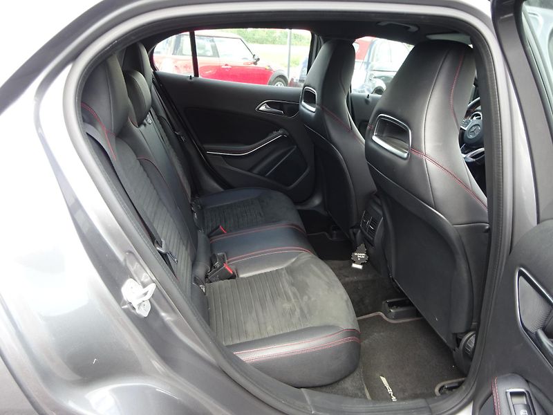 Mercedes-Benz GLA 200 CDI AMG Paket LED SERVIS - fotka 11 z 34
