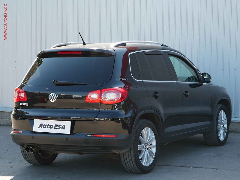 Volkswagen Tiguan (2010) 2.0TDi, Panor, výhř.sed. - fotka 4 z 19