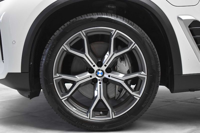 BMW X5 xDrive50e ZÁRUKA*AIR*TANŽÉ*ČR - fotka 38 z 47