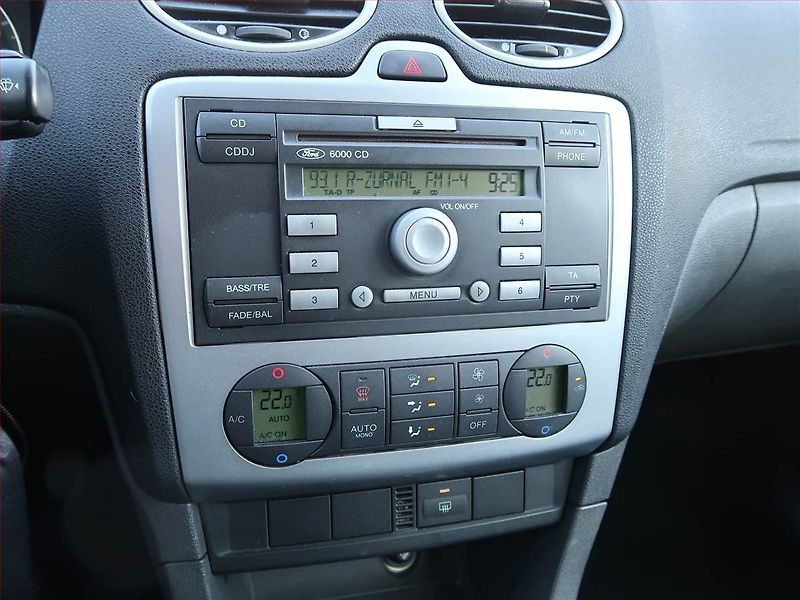 Ford Focus (2005) 1.6 TDCi, nová STK, Klima - fotka 12 z 15