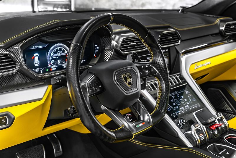 Lamborghini Urus B&O/360/PANO/KARBON/MASÁŽ/ - fotka 16 z 28