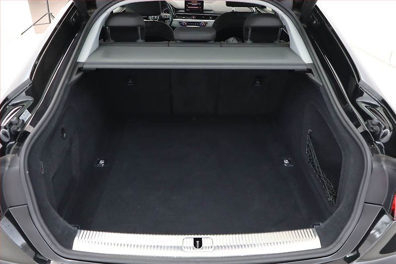 Audi A5 (2018) Sport 2.0 TDI - fotka 14 z 19