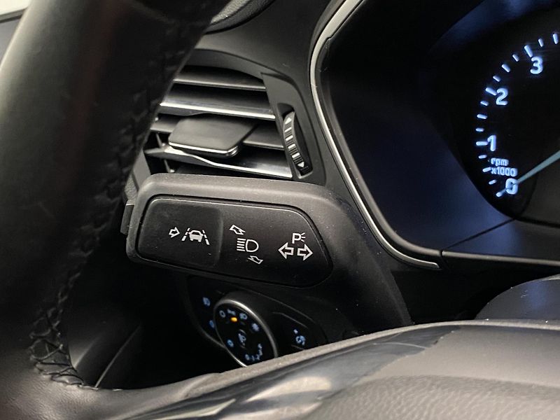 Ford Focus 1.5 ECOBOOST TITANIUM AUT - fotka 21 z 40