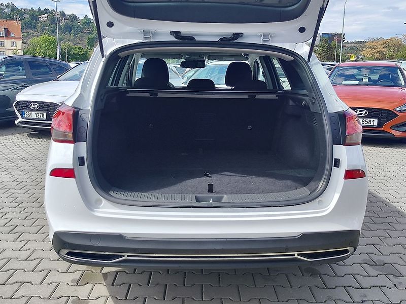 Hyundai i30 1.6 T-GDI/117kW Smart MHEV - fotka 9 z 31
