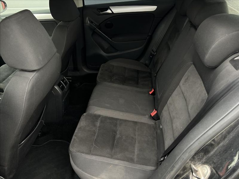 Volkswagen Golf 1,4 - fotka 5 z 6