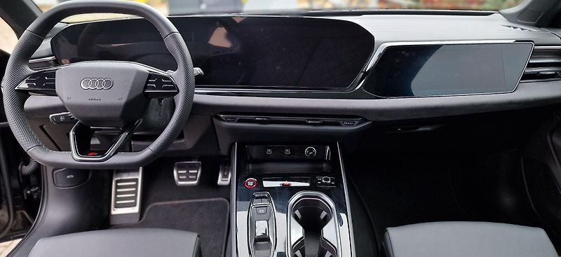 Audi A6 Avant (2025) quattro S-line Vzduch Pano Taž - fotka 16 z 52