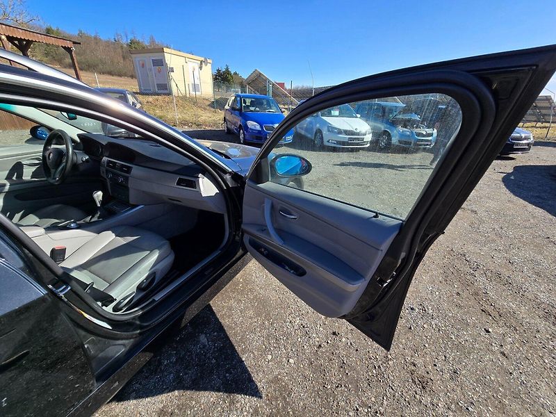 BMW Řada 3 (2008) 3.0 Xd 170KW 2008 - fotka 20 z 23