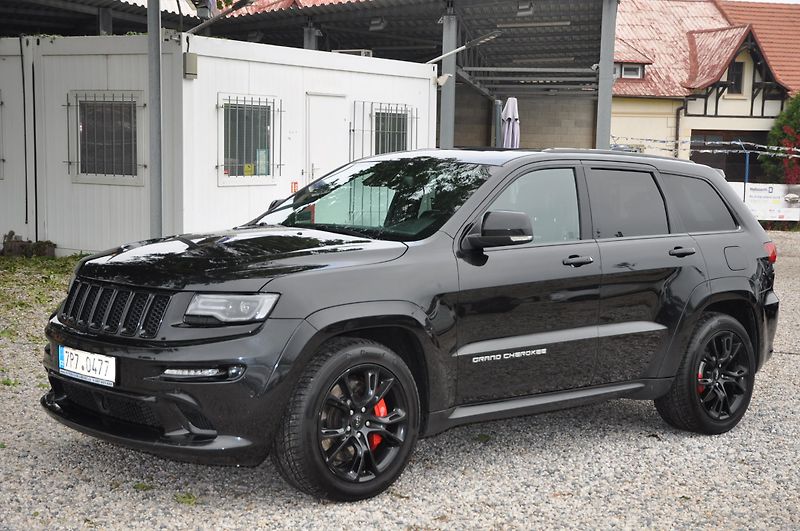 Jeep Grand Cherokee 6.4i SRT 344kW LPG!!! - fotka 1 z 23