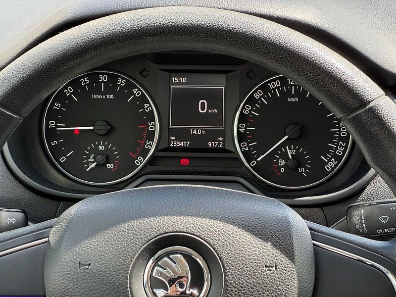 Škoda Octavia (2014) Ambition 1.6 TDI 77kW - fotka 17 z 31