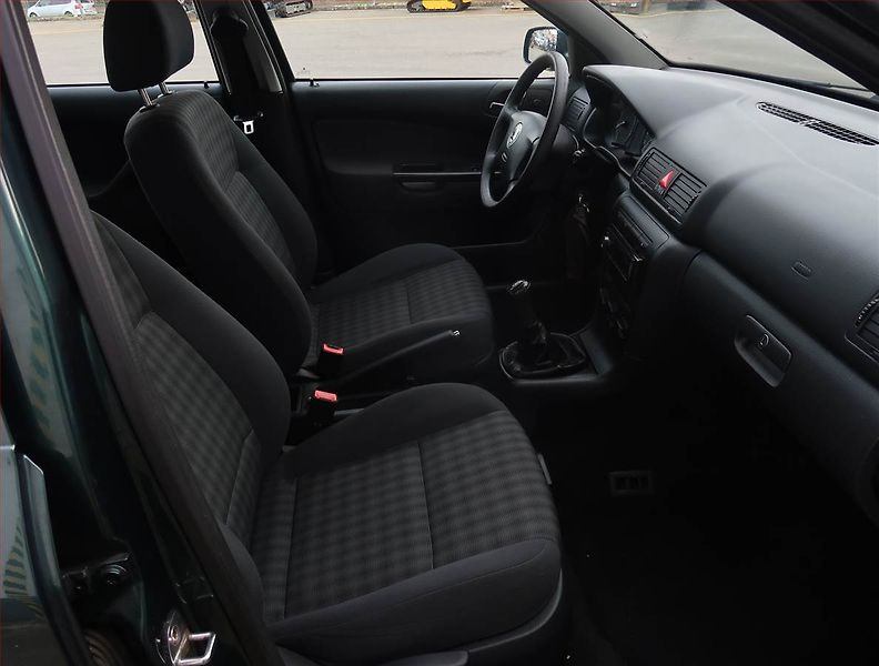 Škoda Octavia (2008) 1.6, po STK, Tažné - fotka 9 z 15