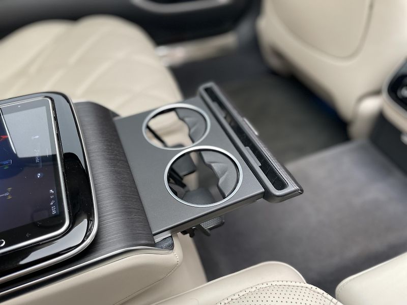 Mercedes-Benz Třídy S Maybach 580 4Matic - fotka 45 z 45