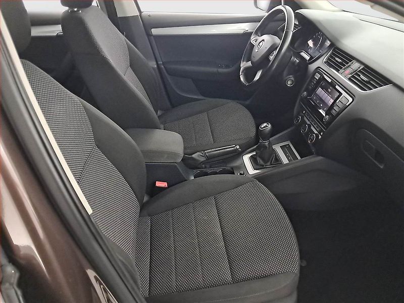 Škoda Octavia (2013) Ambition Plus 1.6 TDI - fotka 9 z 16