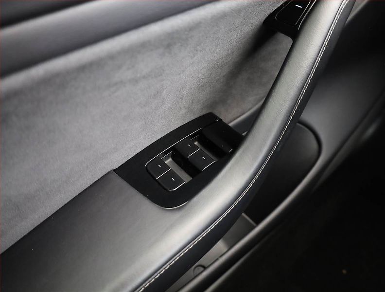 Tesla Model 3 (2019) Long Range 4WD 78kWh, SoH 85% - fotka 15 z 22