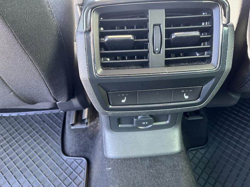 Škoda Karoq 1.5 TSi DSG 110 kW Full Led - fotka 14 z 30