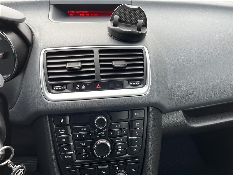 Opel Meriva 1,4 i 88KW AUTOMAT AC SERVIS - fotka 16 z 39