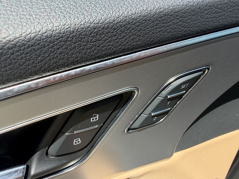 Audi Q7 55 TFSI e 280 Tiptronic Quattr - fotka 7 z 30