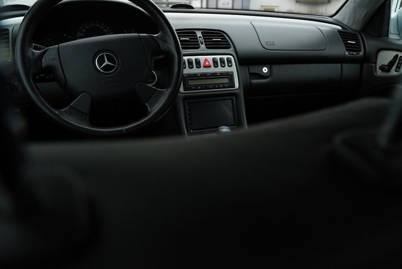 Mercedes-Benz CLK 430 V8 AMG orig. - fotka 13 z 37