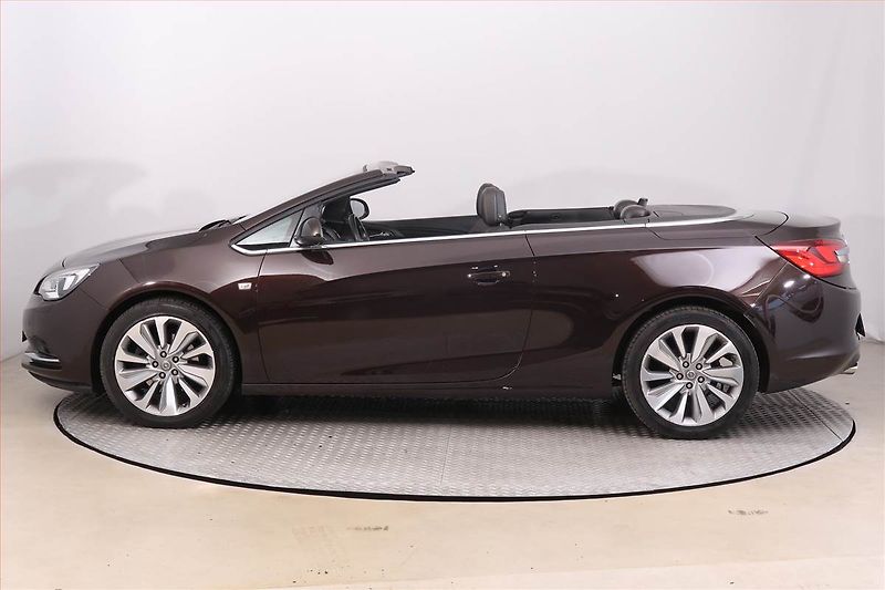 Opel Cascada (2015) 1.6 SIDI Turbo, Kůže, Navi - fotka 3 z 18