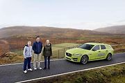 Jaguar XF Sportbrake v tenisové kamufláži.