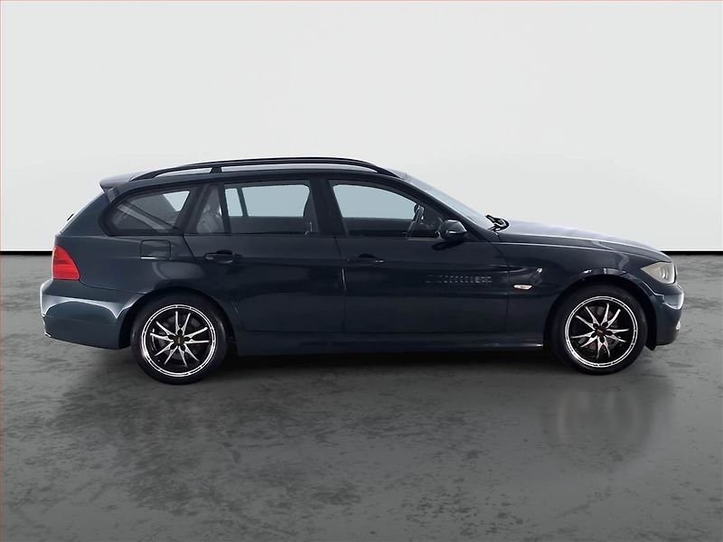BMW Řada 3 (2006) 320 i, Xenony, Tempomat - fotka 6 z 17