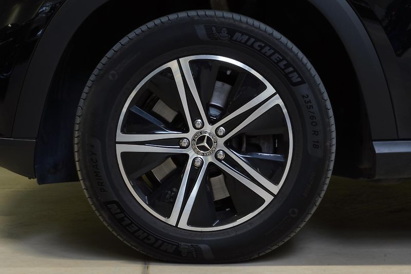 Mercedes-Benz GLE 300d 4M,ČR,1.MAJ,DPH,ACC,360 - fotka 12 z 37