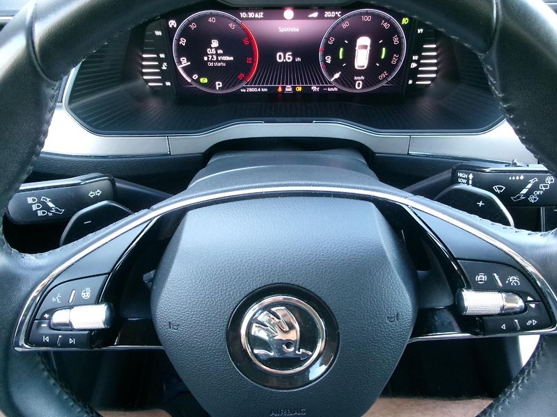 Škoda Superb (2022) 2,0TDI L&K 4x4 DSG ACC MATRIX - fotka 26 z 49