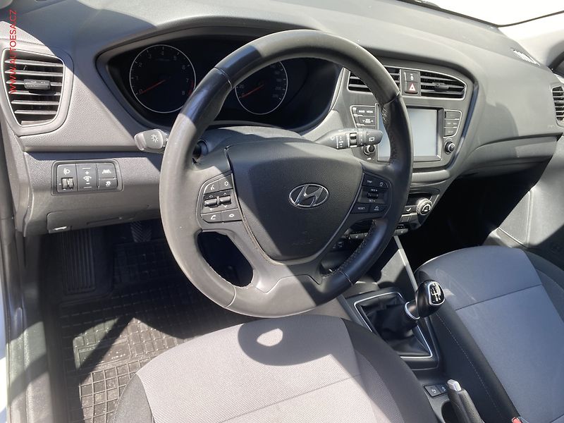 Hyundai i20 (2019) 1.0 T-GDi, YES! navi, kamera - fotka 12 z 17