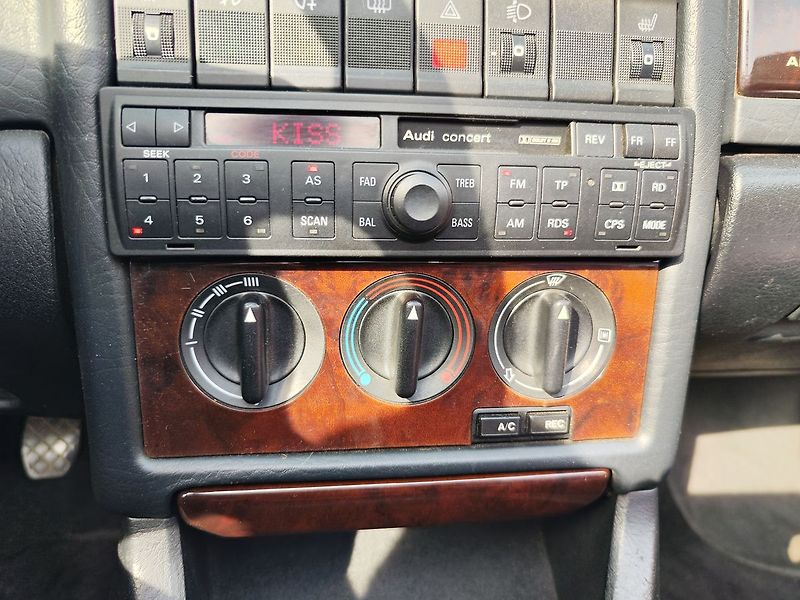 Audi 80 1.9 TDI/66kW Cabrio - fotka 22 z 28