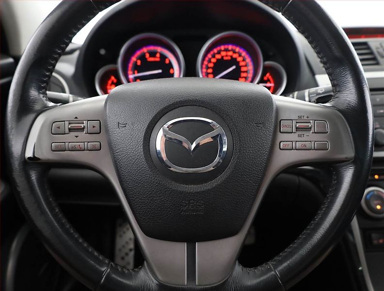 Mazda 6 (2009) 2.5, Xenony, Tempomat - fotka 8 z 14