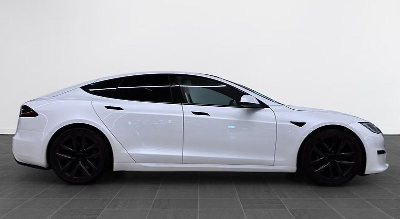 Tesla Model S LR AWD HW4 Bílý interiér Yoke  - fotka 3 z 17