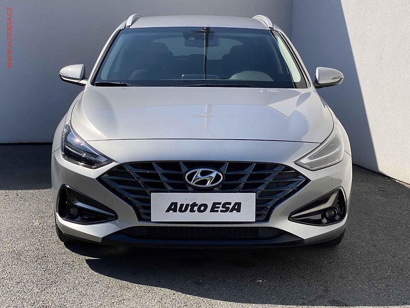 Hyundai i30 (2022) 1.5 i, 1.maj,ČR, Smart - fotka 2 z 17