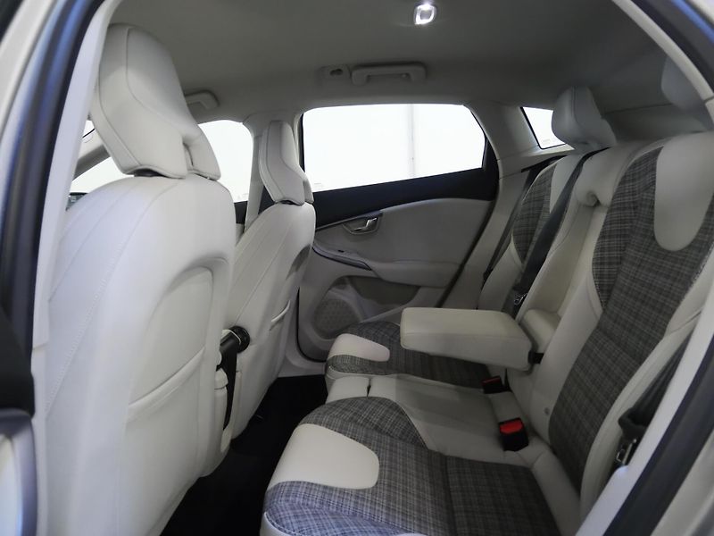 Volvo V40 - fotka 25 z 27