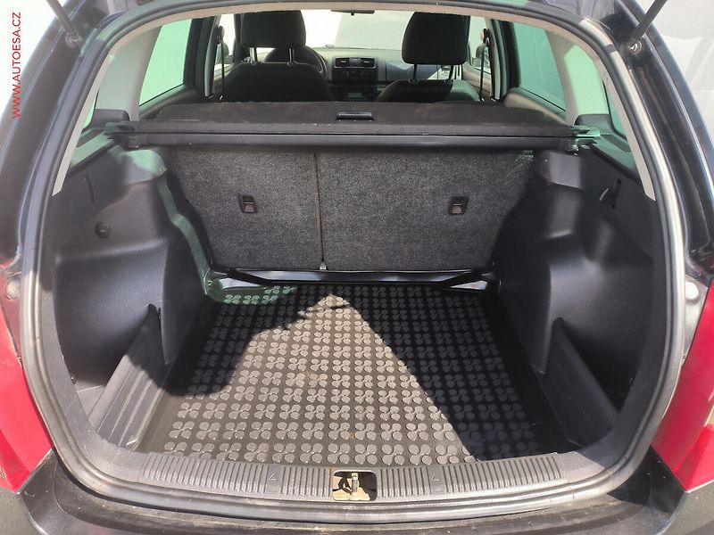 Škoda Fabia (2011) 1.6 TDi, ČR, Ambiente, AC - fotka 7 z 15