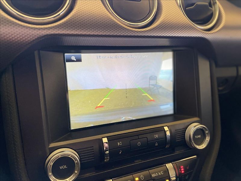 Ford Mustang 2,3 EcoBoost/AUTOMAT - fotka 13 z 23