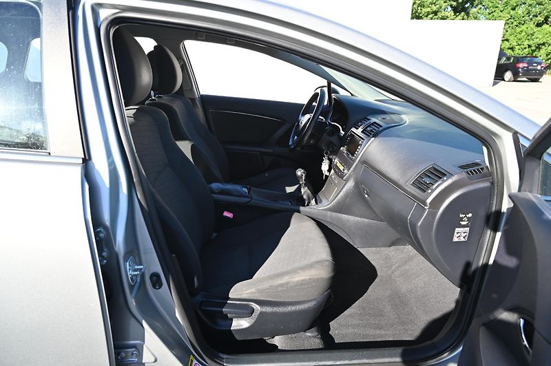 Toyota Avensis 1.8  108KW Kombi Sol 10/2009 - fotka 22 z 33