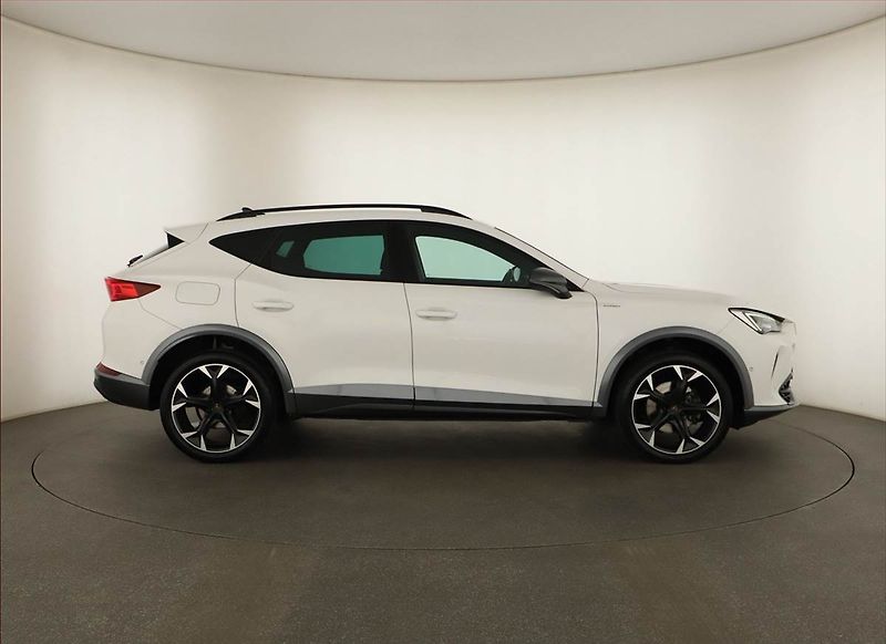 Cupra Formentor (2022) 1.5 TSI - fotka 6 z 15