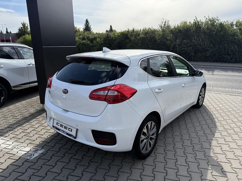 Kia Ceed (2018) TOP 1.6 GDI 99KW - fotka 3 z 15