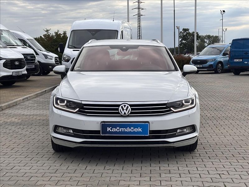 Volkswagen Passat 2,0 TDI 110kW BMT Highline - fotka 8 z 33
