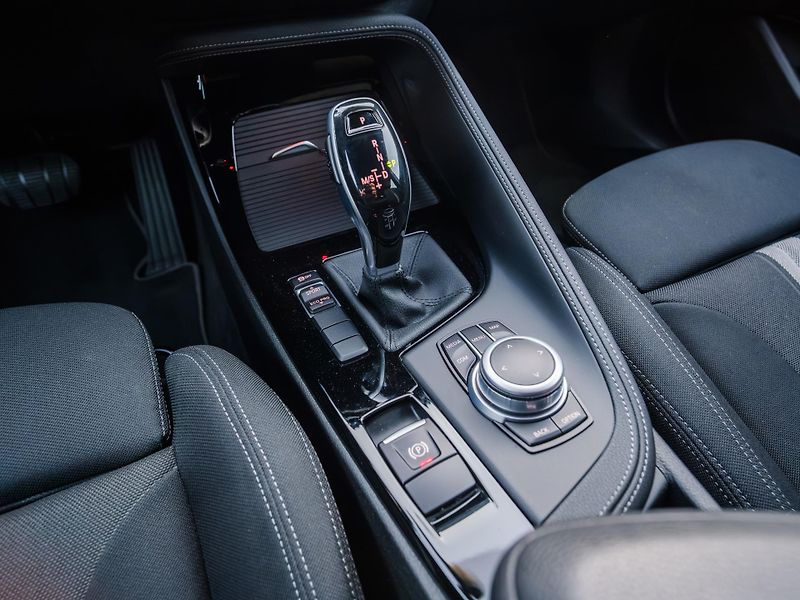 BMW X2 sDrive18i Advantage,ShadowLine - fotka 20 z 31