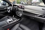 BMW Řada 7 750i xDrive Mpaket/530 PS - náhled 30