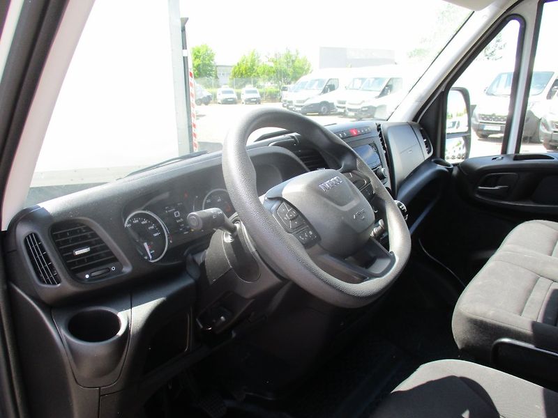 Iveco Daily 35C16, 2.3, HC, 8 palet - fotka 11 z 21