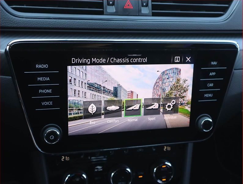 Škoda Superb (2022) Sportline 2.0 TDI - fotka 21 z 21